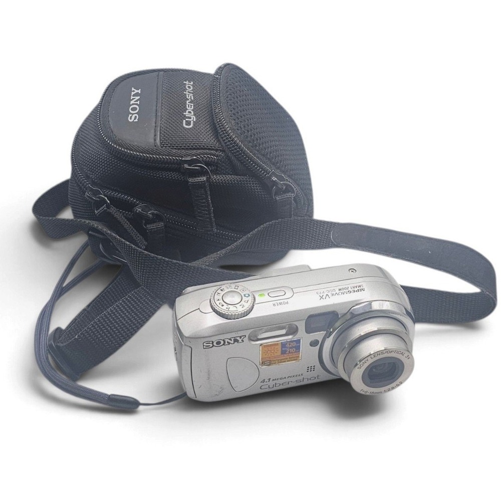 Sony Cyber-shot DSC-P73 4.1MP Digital Camera Silver 3x Optical Zoom with Case